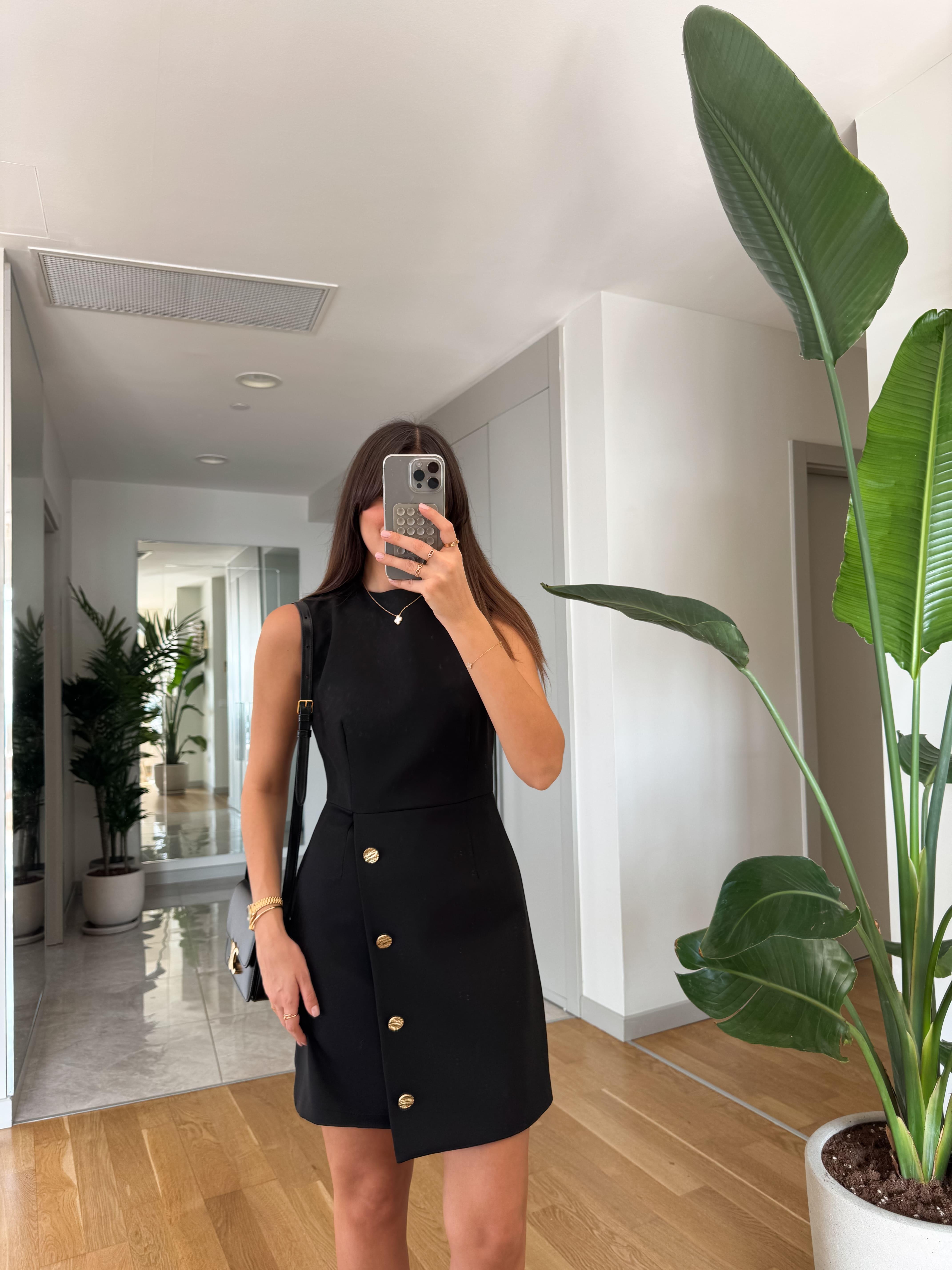 Robe Perla à texture unie avec détails à boutons dorés - صورة 7 thumbnail
