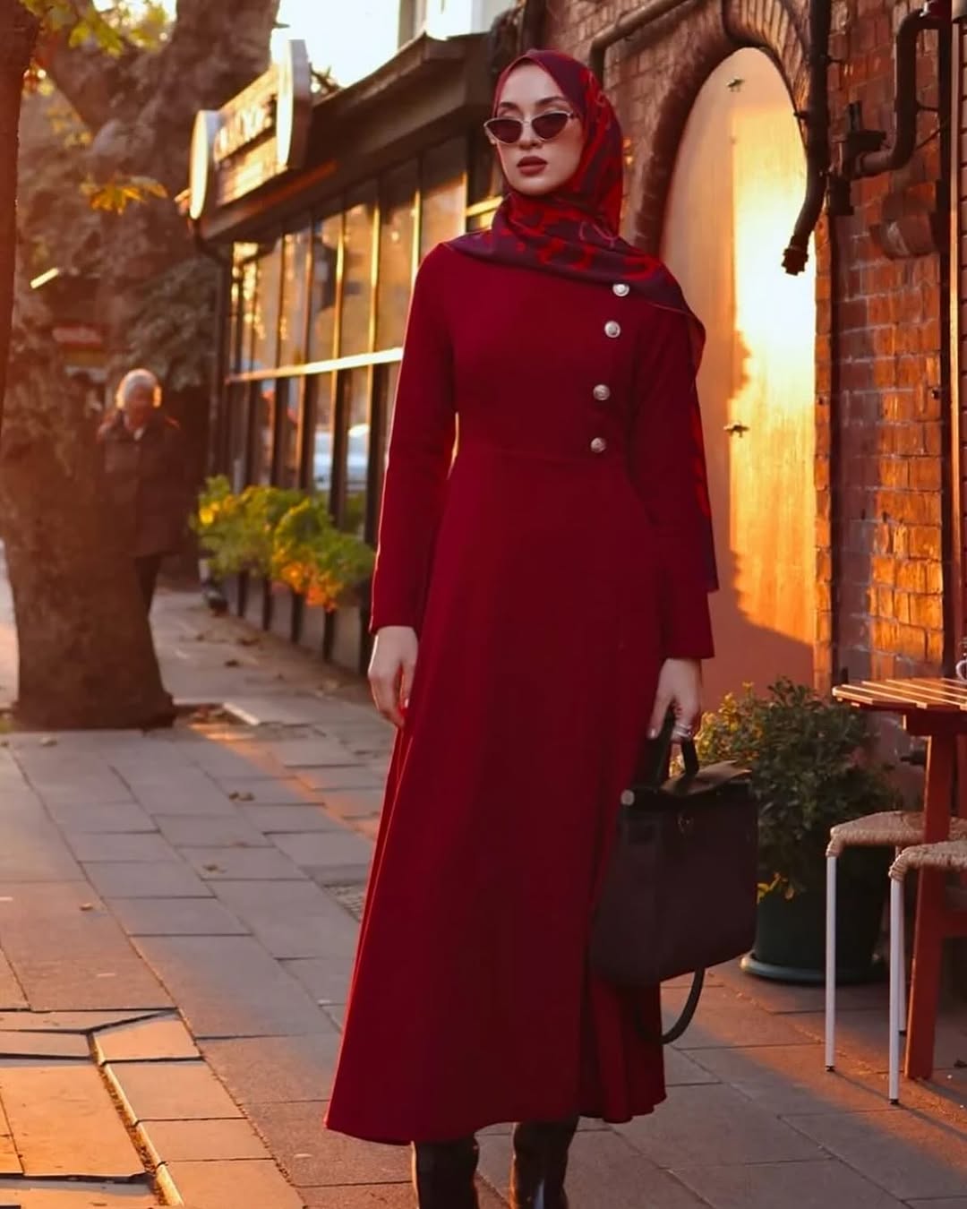ROBE LORY AVEC BOUTON EN CREPE - صورة 2 thumbnail