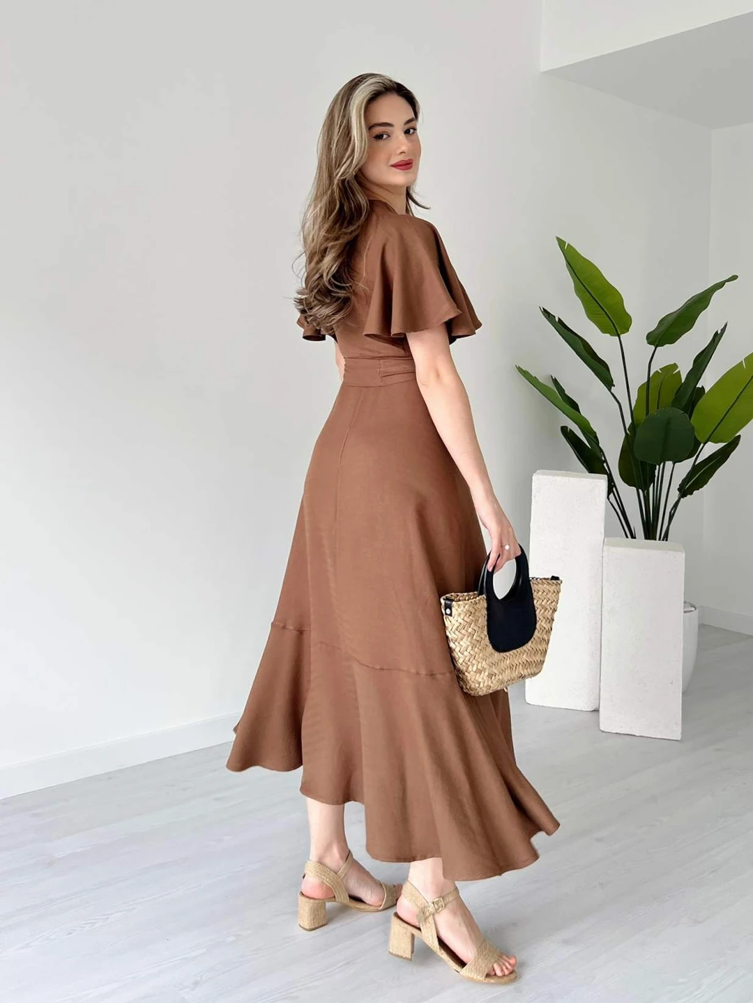 Robe en lin avec manches à volants - صورة 17 thumbnail