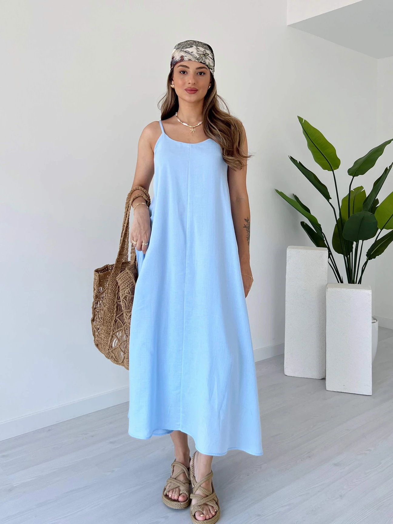 Robe en crepe froissé a bretelles - صورة 2 thumbnail