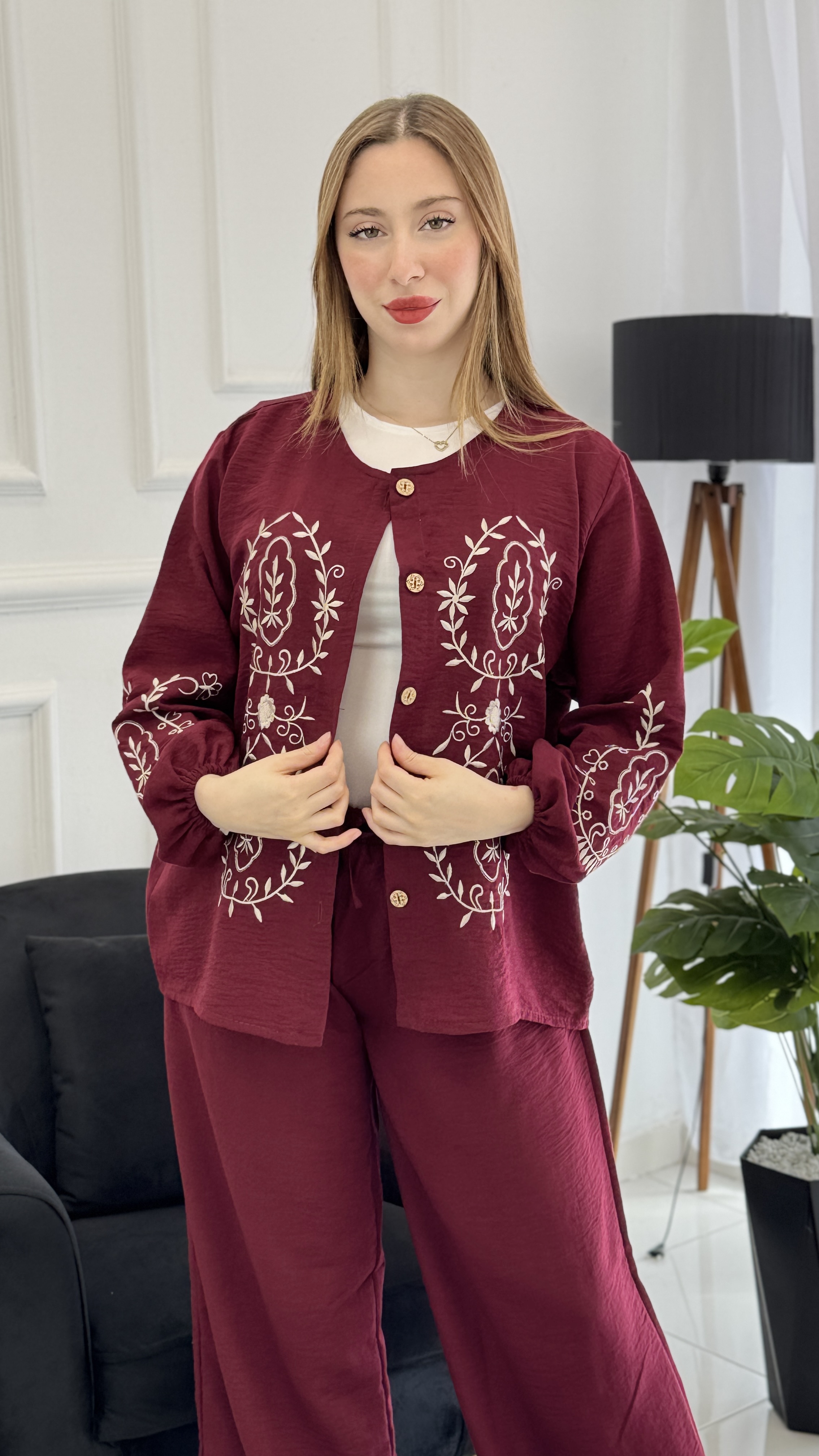 Ensemble lin avec broderie